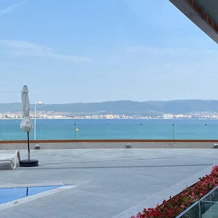 Paradiso 'b' 108 Private Cozy Apartment