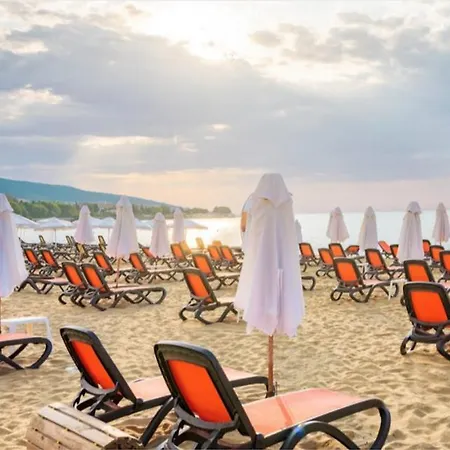 Apartment Paradiso 'b' 108 Private Cozy