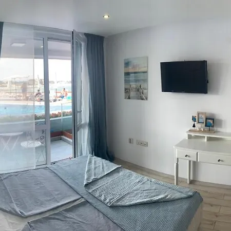 Paradiso 'b' 108 Private Cozy ネセバル